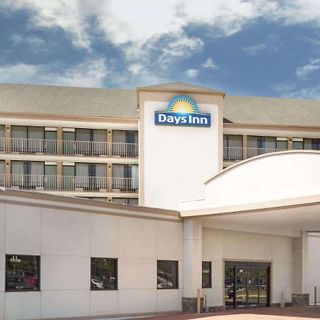 Days Inn By Wyndham Columbus-North Fort Moore Exterior foto