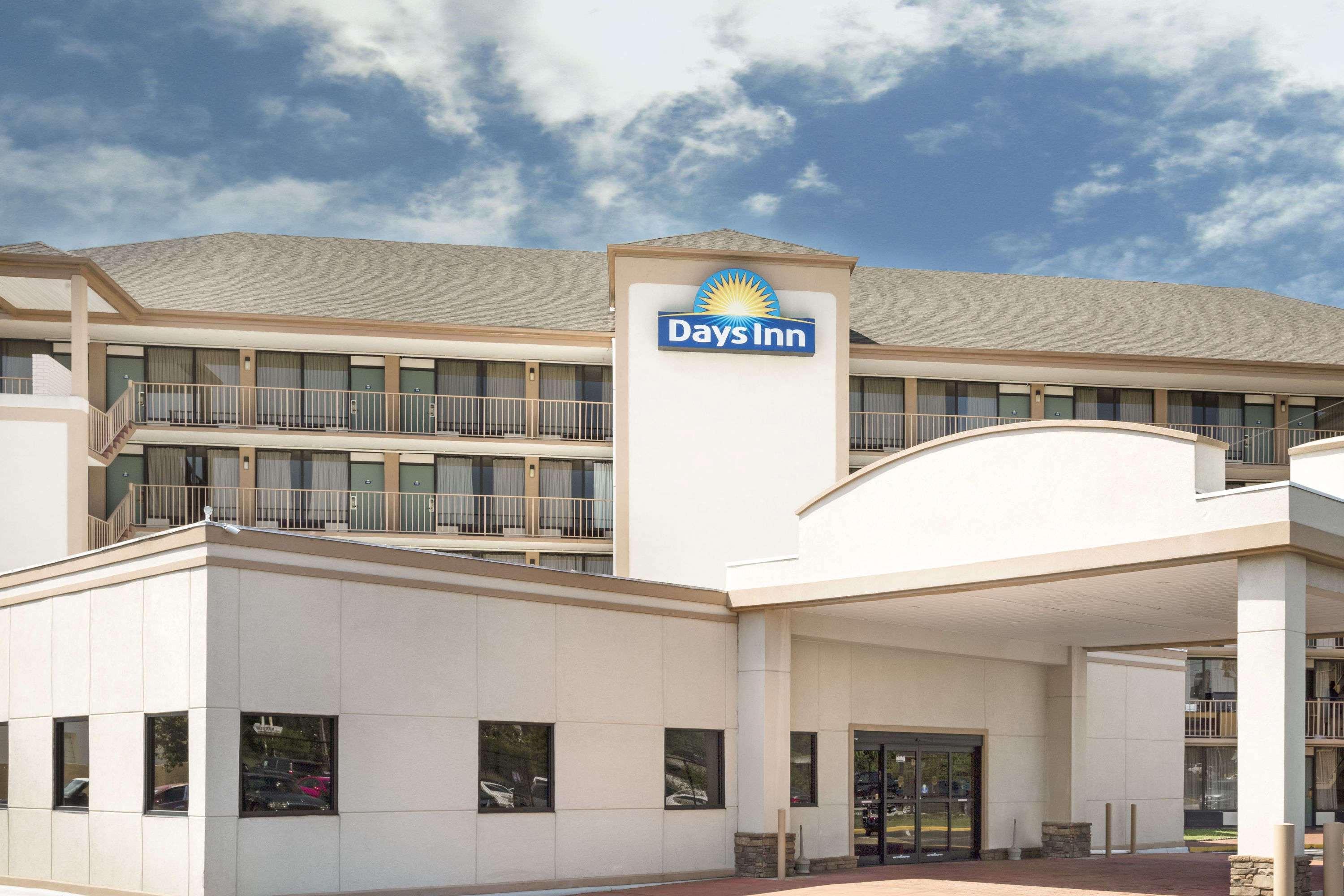 Days Inn By Wyndham Columbus-North Fort Moore Exterior foto
